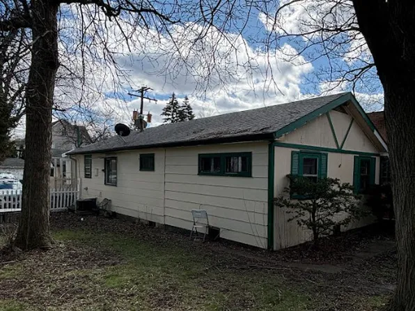 109 E Chicago Ave, Westmont, IL 60559