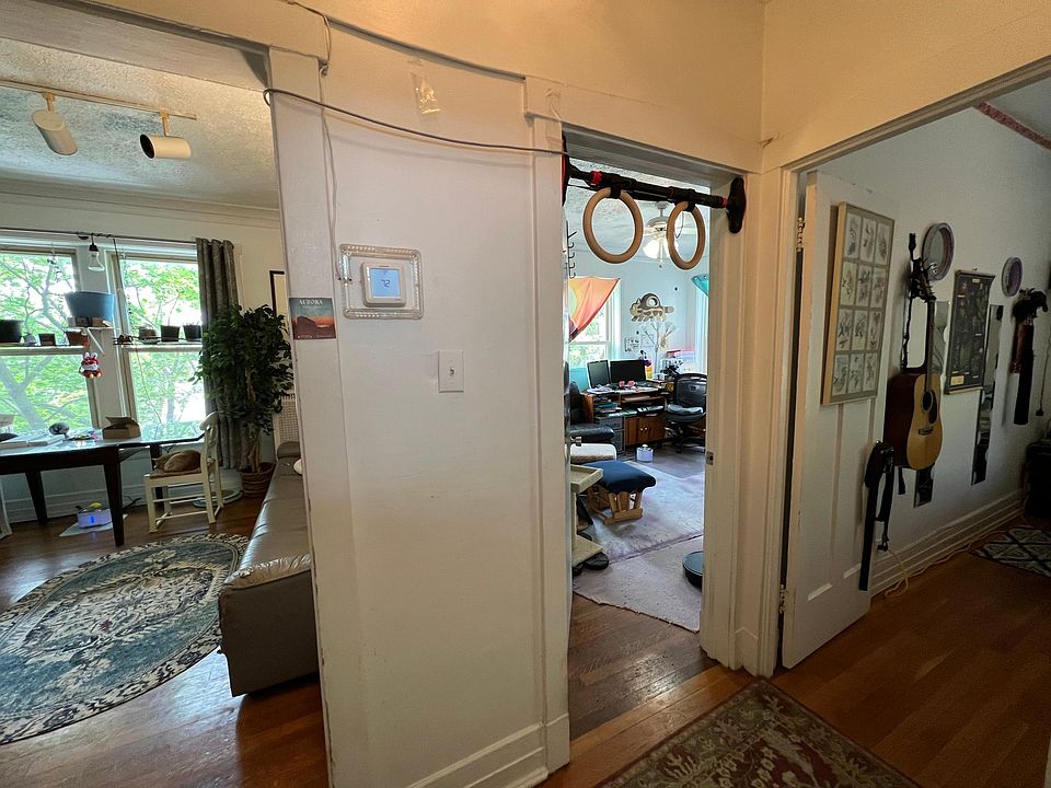 1st image of 6321 N Greenview Ave #3