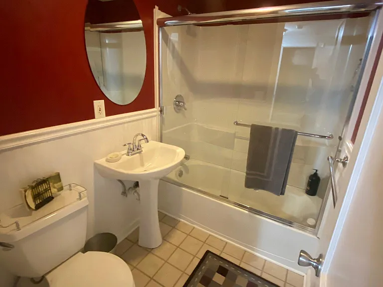 4221 Oxford Rd — Photo 12