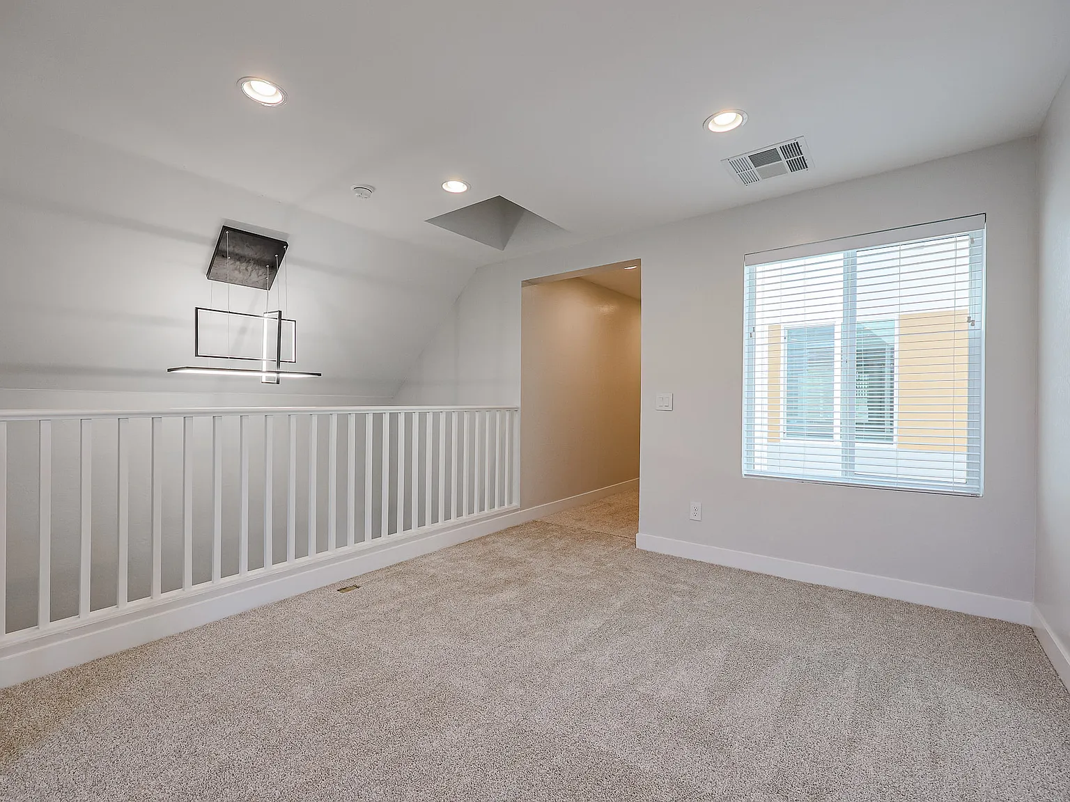 1122 East Roosevelt St F2 $1895 - F2 — Photo 4