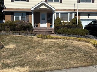 29 Fallwood Pkwy FLOOR 2, Farmingdale, NY 11735