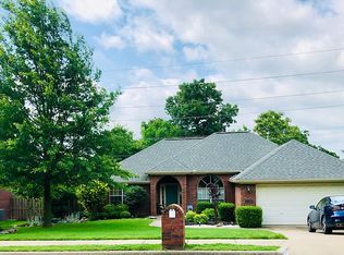 2803 Foxwood Dr, Springdale, AR 72762