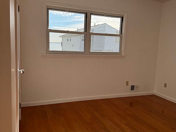 5th image of 21 Blueberry Ln Floor 1