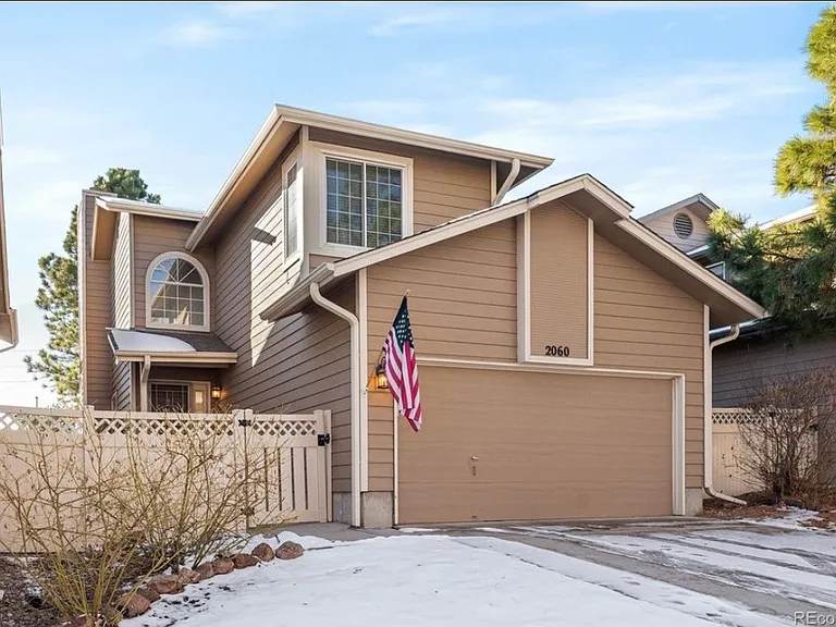2060 E Phillips Ln — Photo 1