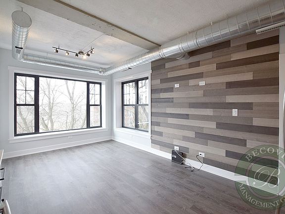 4th image of 7645 N Sheridan Rd APT 301