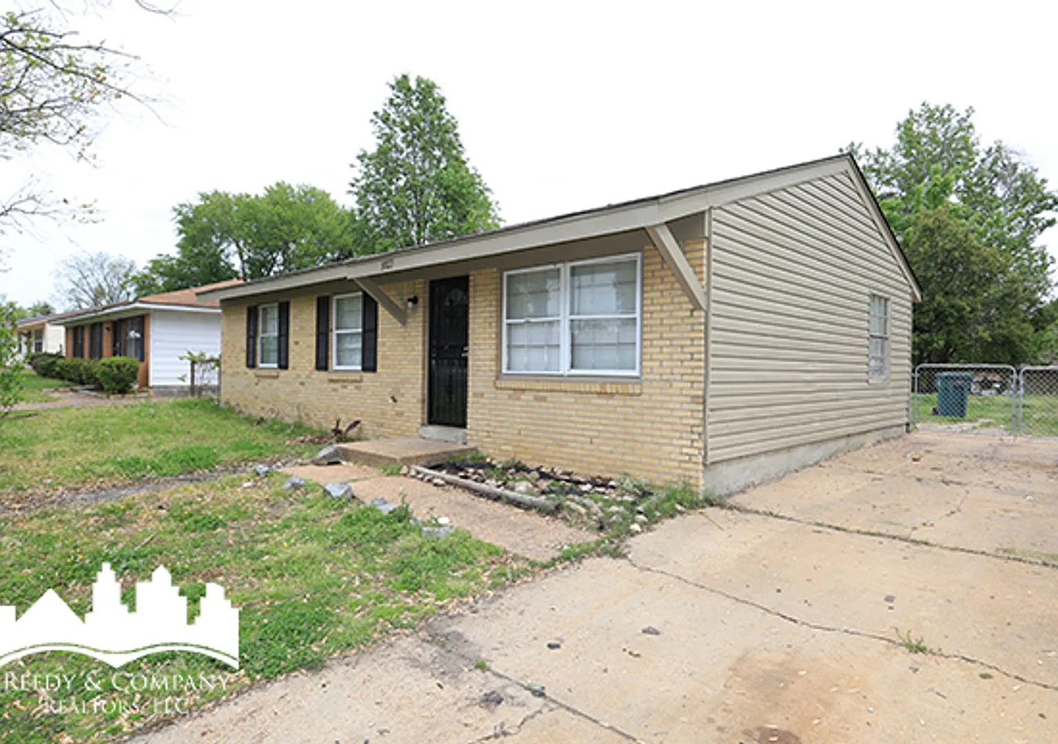 Welcome to 3822 Ford Road! — Photo 3