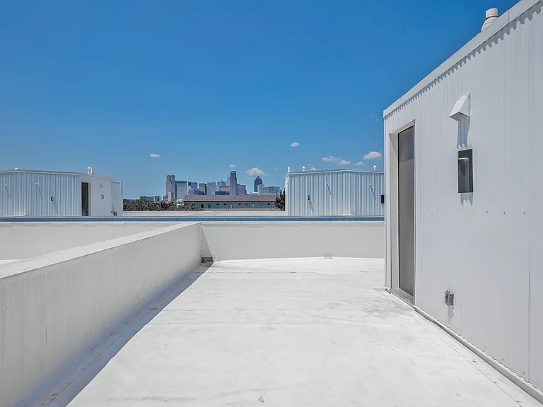 4322 Roseland Ave #9 — Photo 17
