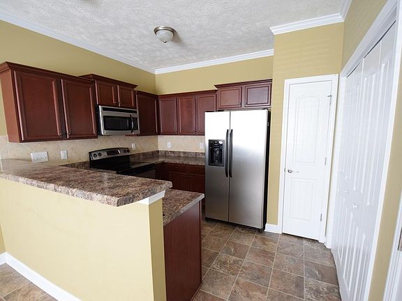4th image of 237 Triple Crown Dr