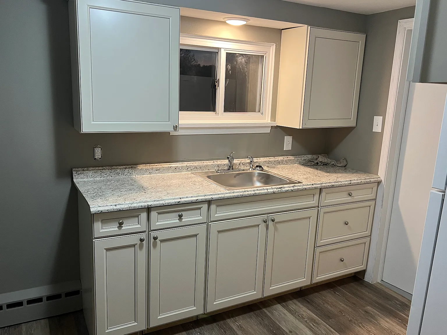 1 bed, 1000 sqft, $1,300 — Photo 3