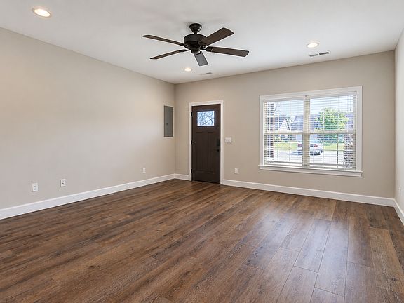 5th image of 242 Cypress Rdg