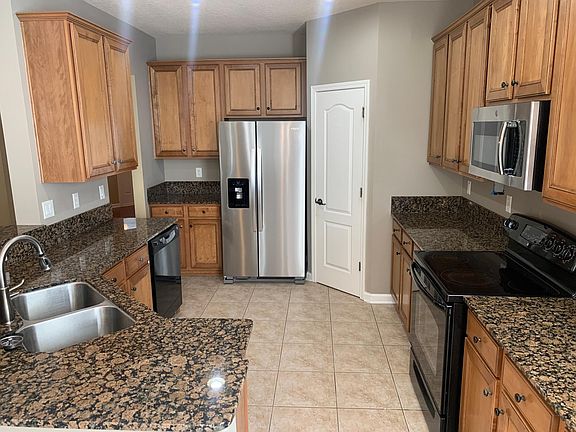 3rd image of 568 Candlebark Dr