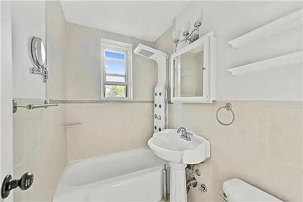 Sold by Exclusive Properties Sotheby's International Realty | media 10