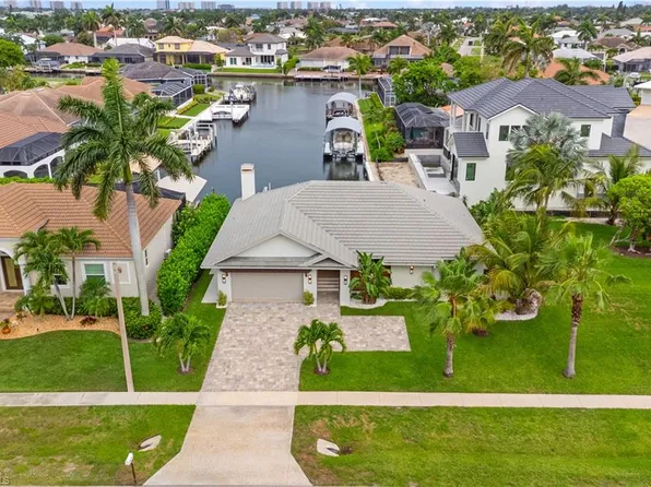 72 N Barfield DR, MARCO ISLAND, FL 34145