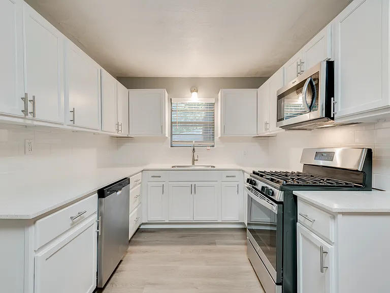 113 N Wisteria St — Photo 6