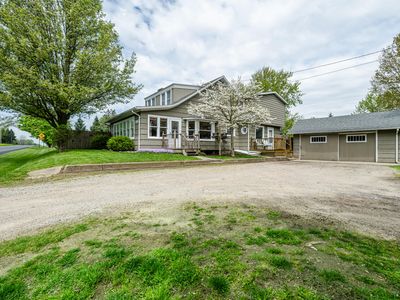 5915 S Pipestone Rd, Eau Claire, MI, 49111