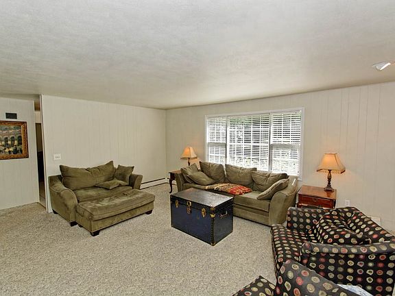 3rd image of 24 Glenwood Dr