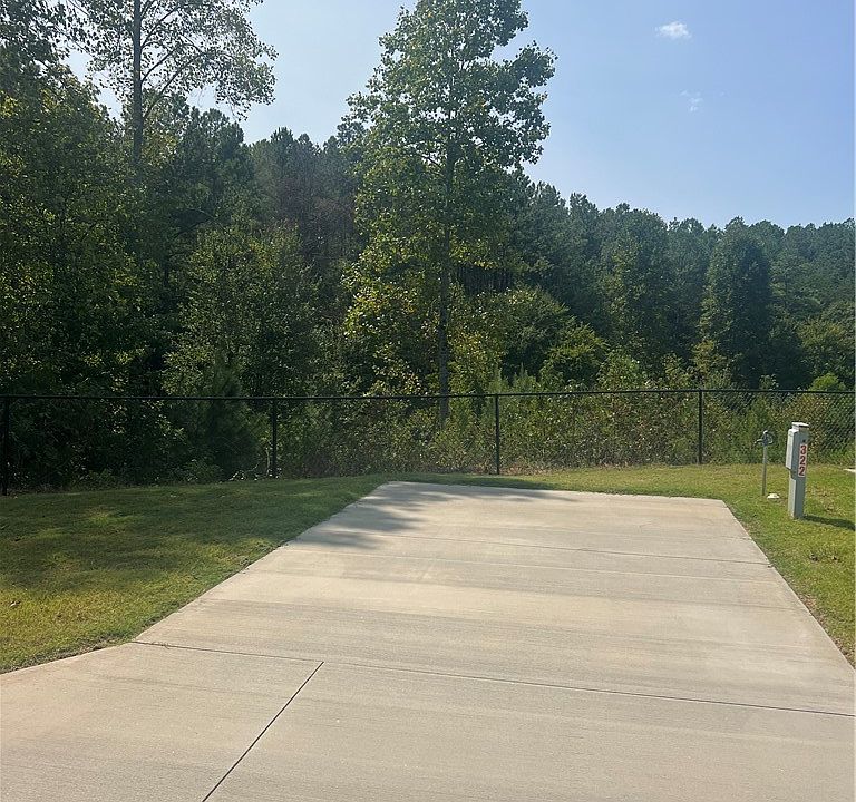 1st image of 150 Dalton Dr