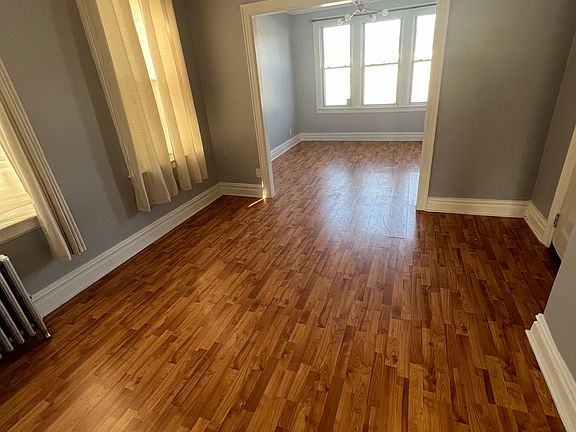 3rd image of 133 Roosevelt Ave #1