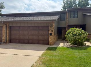 313 E 26th St, Yankton, SD 57078