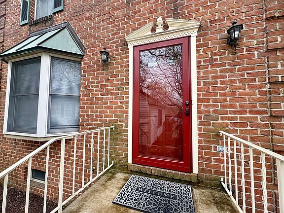 2nd image of 2045 Raleigh Rd #D