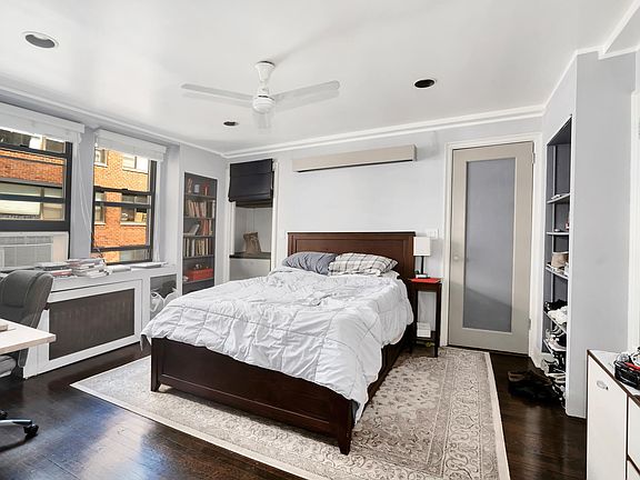 3rd image of 211 E 35th St #8CD