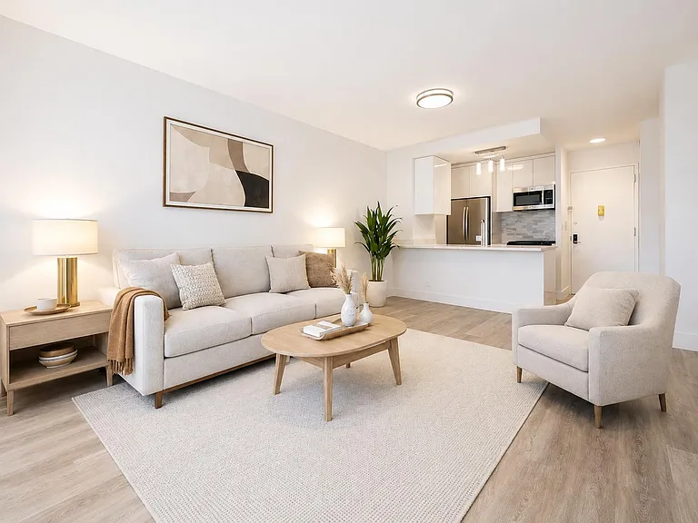 1735 York Ave #23F — Photo 2