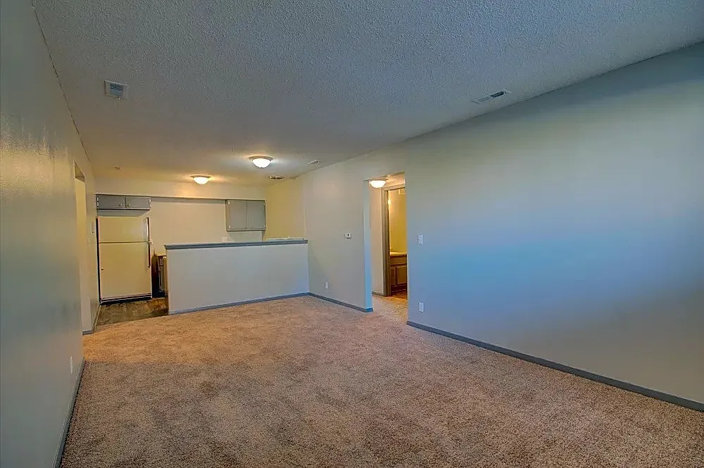2 bed, $1,050 — Photo 4