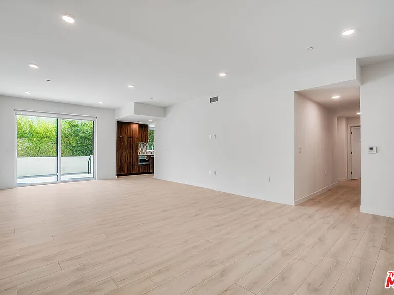 1021 S Shenandoah St #102 — Photo 1