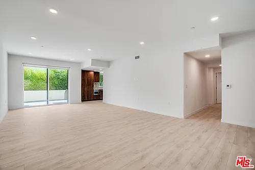1021 S Shenandoah St #102 Photo 1