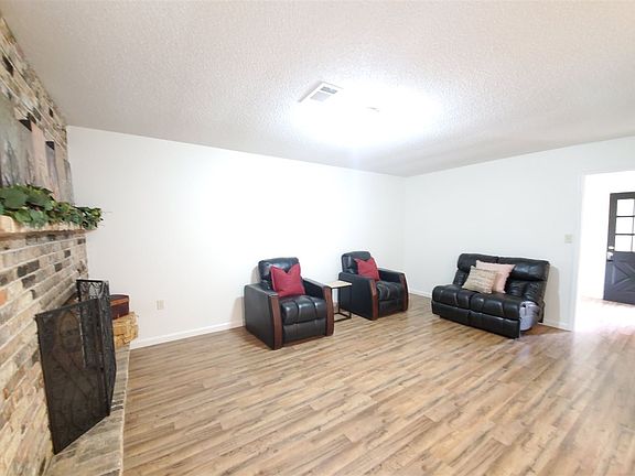 4th image of 504 N 70th Ave