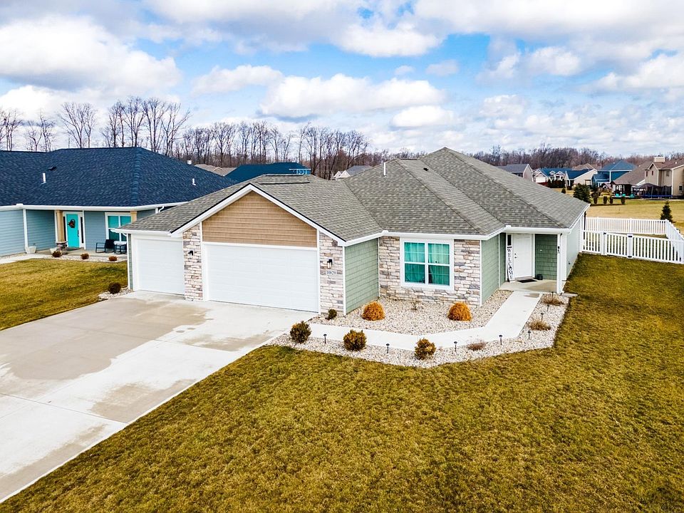 July 2020 new build 3 bed 2 bath 3 car attached garage with a fenced in back yard