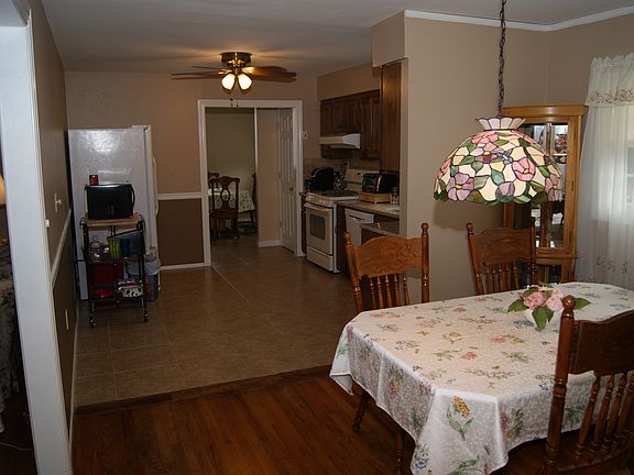 4th image of 3 Collins Ave