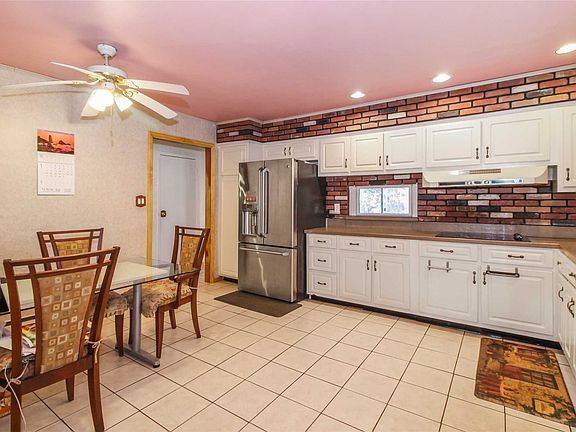 4th image of 33 Standish Pl