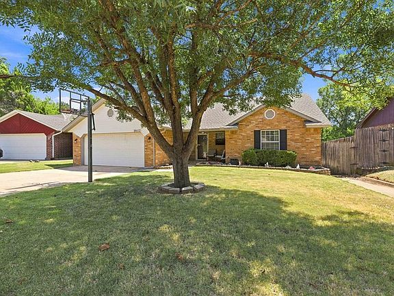 3rd image of 18412 Scarlet Oak Ln