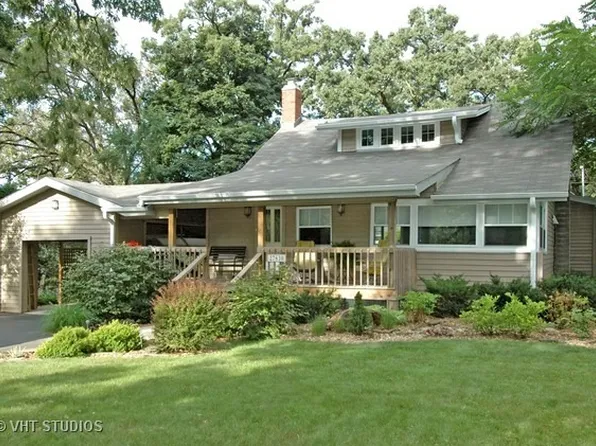 27630 N Walnut St, Island Lake, IL 60042