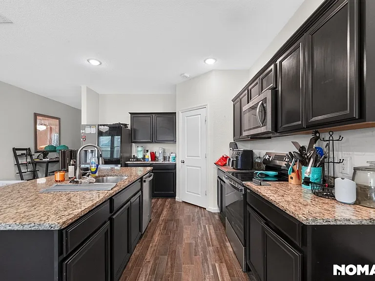318 Dove Creek Ln — Photo 37