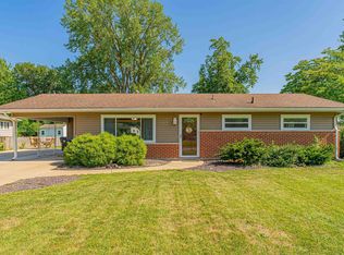 165 Southgate Dr, Lincoln, IL 62656