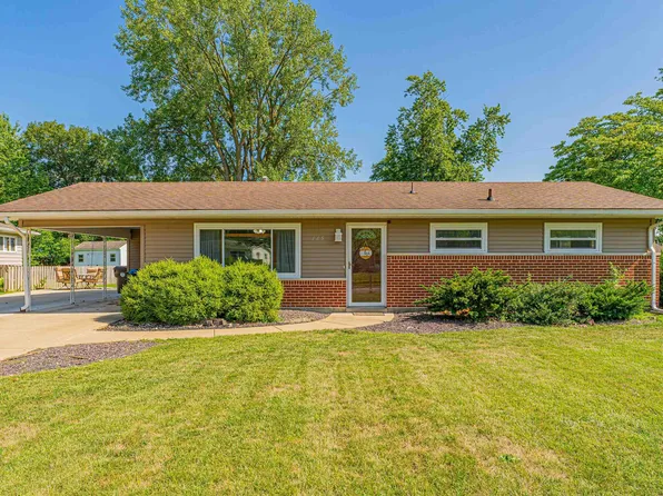 165 Southgate Dr, Lincoln, IL 62656