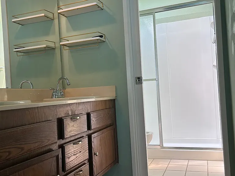 830 Glenwood Way — Photo 8