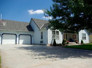 1106 W Lotus Ave, Ulysses, KS 67880