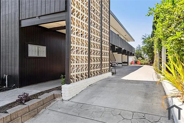 3441 Laguna Ave #1 — Photo 4