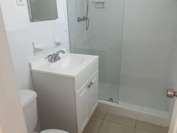 4th image of 8227 Crespi Blvd APT 1