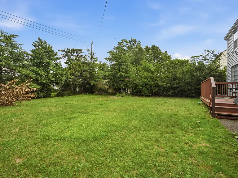 4437 Groveland Rd — Photo 41