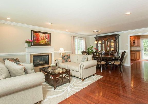 3rd image of 7841 Burholme Ave