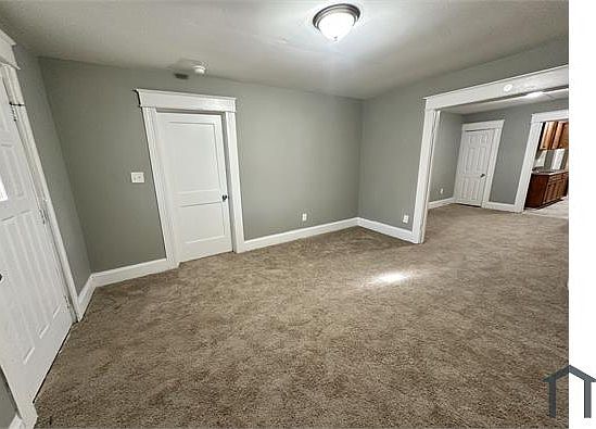 4th image of 6820 Division Ave