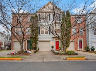 1113 Cypress Tree Pl, Herndon, VA 20170