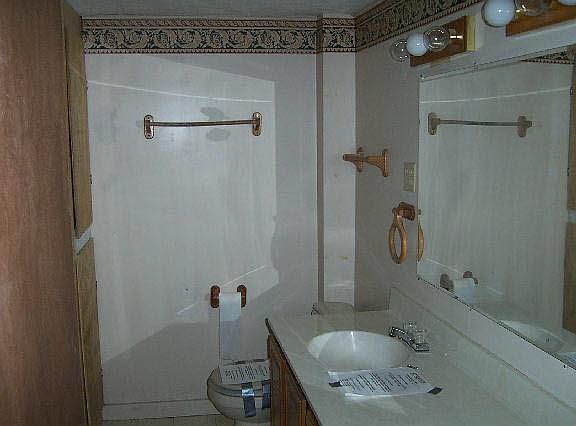 5th image of 403 N Star St