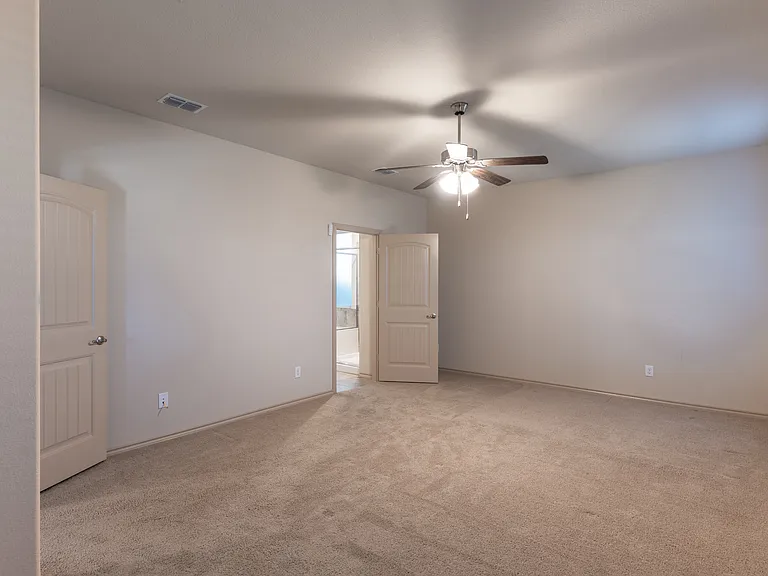 1117 Alnwick Ln — Photo 11