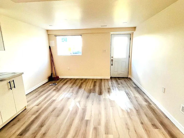 108 McWatters St — Photo 15
