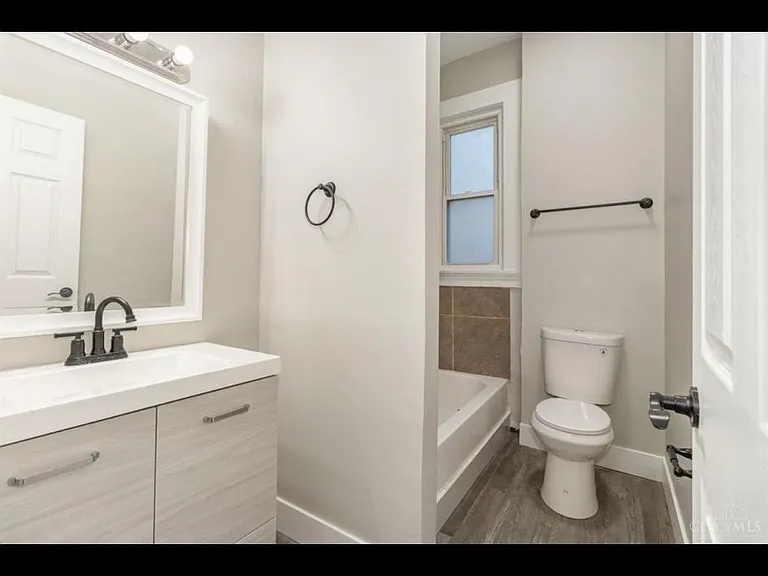 852 Windham Ave #1 — Photo 10